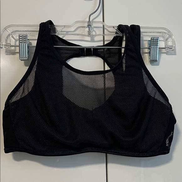 TRIUMPH Triaction Black Women's Sports Bra Mesh overlay, Size 36B - Picture 1 of 10